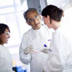 Professor Lakhani leads the breast cancer research group at UQ’s Centre for Clinical Research.